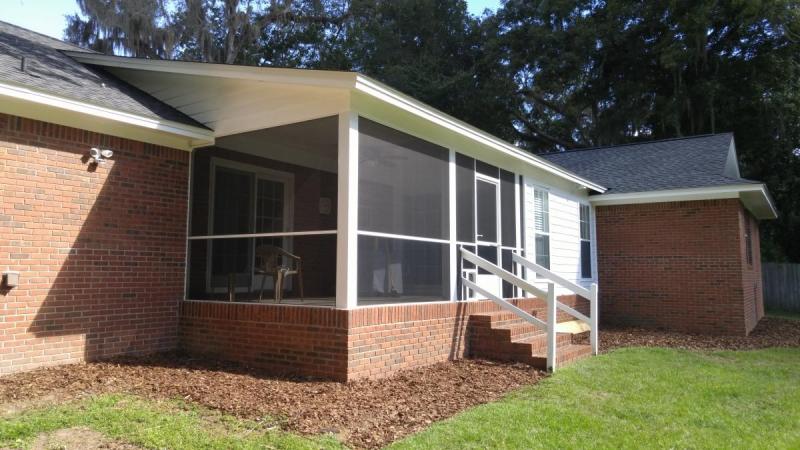 Screened in porch